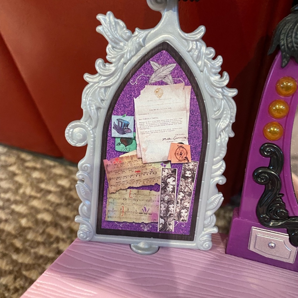 Ever after high vanity set - Picture 3 of 4